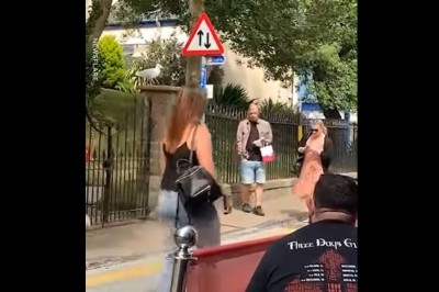 Chłopaki w pubie zauważyli nietypową sytuację. Postanowili to nagrać