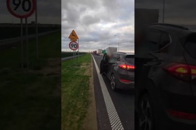 „Witamy na internecie!” Nietypowa rozmowa z szeryfem drogowym