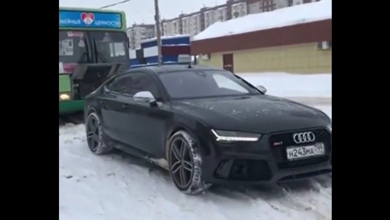 Audi RS7 kontra miejski autobus. Na tego kozaka nie ma mocnych