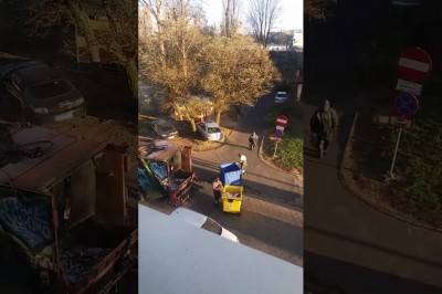 Tak wygląda segregacja śmieci w Łodzi. Wszystko pojechało jednym autem 