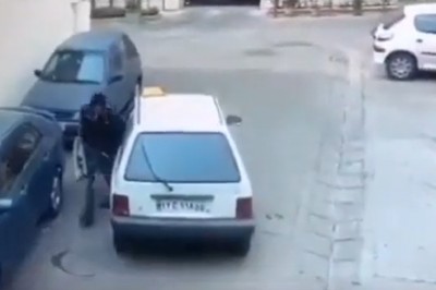 Taksówkarz w akcji. Postanowił dorobić do kursy w nietypowy sposób 