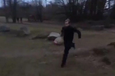 Chciał być hardcorem i wskoczyć do lodowatej wody. Srogo się przeliczył 