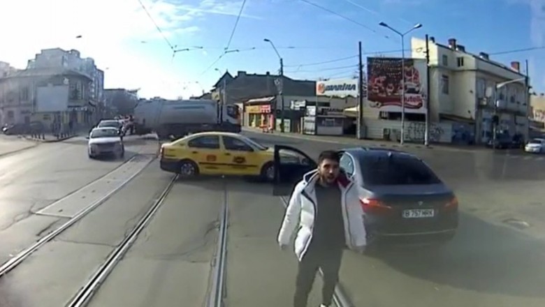 Cwaniak z BMW kontra motorniczy tramwaju. Szybko go załatwił