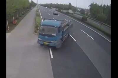 Kiedy myślisz, że masz pecha na drodze, ale trafiasz na takiego kierowcę ciężarówki 