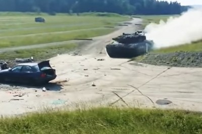 Czołg kontra BMW. Z auta nie było co zbierać