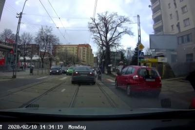 Dziadka musieli trzymać, żeby nie przyłożył w Audi A8 - Szczecin