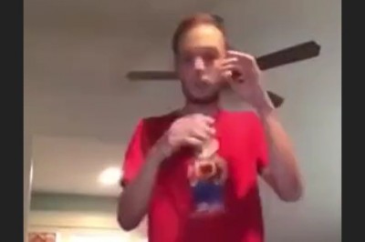 Kiedy jesteś pseudo raperem, ale jeszcze mieszkasz z matką, która wpada do pokoju 