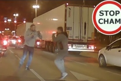 Walka bokserska kierowców na ulicy w Łodzi
