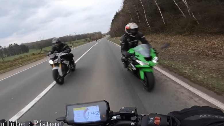 W trzech jechali motocyklami na czołówkę. Wszystko nagrali 