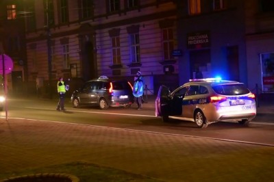 Złamał zasady i uciekł z kwarantanny. Został zatrzymany przez policję - nagranie
