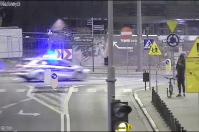 Policyjny pościg za 14-latkami w Poznaniu. Nagranie z monitoringu 