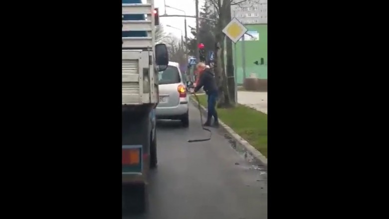 Coś się chyba Pani przyczepiło. Gdy Blondyna pojedzie zatankować