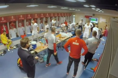 Dwie szkoły trenowania, czyli z wizytą w szatni polskich piłkarzy 