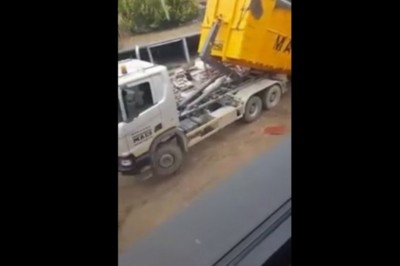 Polski specjalista w załadunku kontenera. Dla gościa nic nie jest za ciężkie