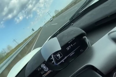 Ile fabryka dała, czyli jazda 372 km/h LaFerrari na niemieckiej autostradzie