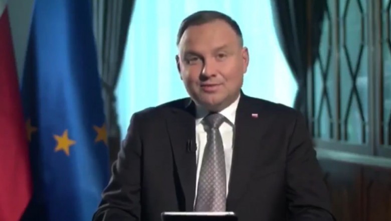 Czy Andrzej Duda poratuje szlugiem lub złotóweczką?