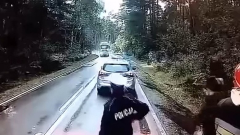 Driftujący rozpędzony TIR kontra policjanci i strażacy