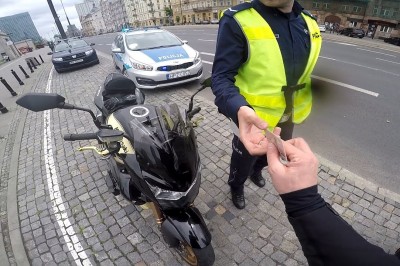 Policjant kontra motocyklista. Zatrzymanie które niektórych może zdziwić 