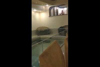 Kiedy chcesz zrobić popisowy skok do basenu, ale odstawiasz konkretną akcję 