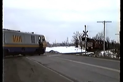 Maszynista wyskakuje w ostatniej chwili z pociągu osobowego