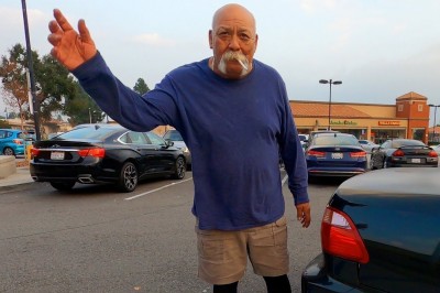 Kiedy chcesz nauczyć ludzi odstawiania wózków na swoje miejsce