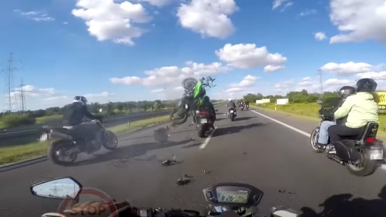 Chciał zrobić popis na motocyklu. Wyszło lepiej niż się spodziewał