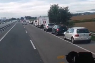 Kiedy chcesz zjechać z autostrady, a nie możesz. Kierowca miał ubaw
