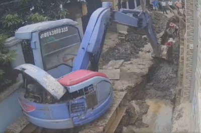 Pechowy dzień w pracy budowlańców. Robota wali się na głowę 