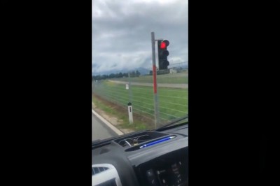 Kiedy zastanawiasz się po co jest sygnalizacja świetlna w tym miejscu 