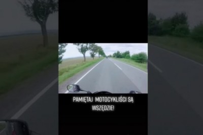 Nagrał jak leciał ponad 200 na motocyklu. Zdziwiony, że go nie widzą 