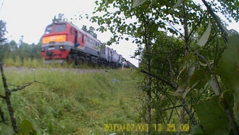 Nie tylko z TIRów kradzione jest paliwo. Nagrany zrzut  lokomotywy