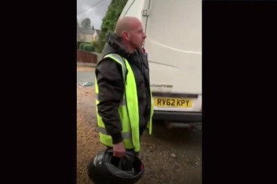 Szef robi swojemu pracownikowi niespodziankę za świetną pracę