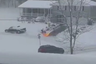 Sąsiad wpadł na nietypowy pomysł jak odśnieżyć swój podjazd 