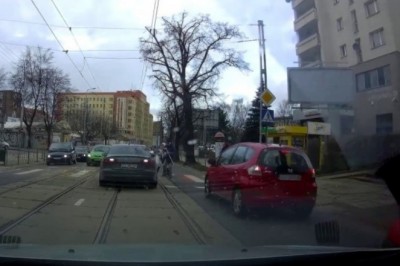 Musieli go trzymać, żeby nie przyłożył w Audi A8 - Szczecin