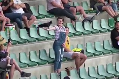 Mocna akcja podczas przedstawienia. Gość konkretnie ją zaskoczył 