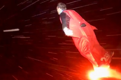 Ekstremalny wyczyn. Tak się lata w trakcie opadów śniegu