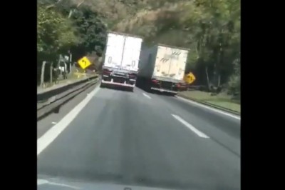 Tak się kończy wyprzedzanie ciężarówki na zakręcie. Ku przestrodze