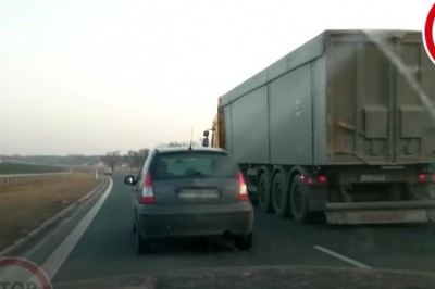 20 km lewym pasem z telefonem w ręku 50 km/h na S17. Ją ciężko przebić 