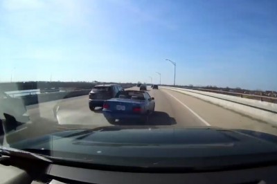 Dwóch cwaniaków w BMW i ich finał wyścigu na autostradzie