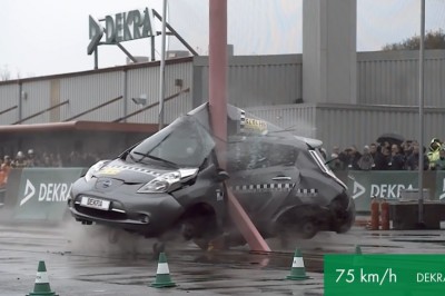 Boczny test zderzeniowy przy 75 km/h. Kierowca ma nikłe szanse