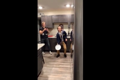 Kiedy chcesz pokazać kumplowi sztuczkę w kuchni, ale coś idzie nie tak 