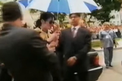 Tak kiedyś fani Michaela Jacksona witali go przed hotelem w Niemczech