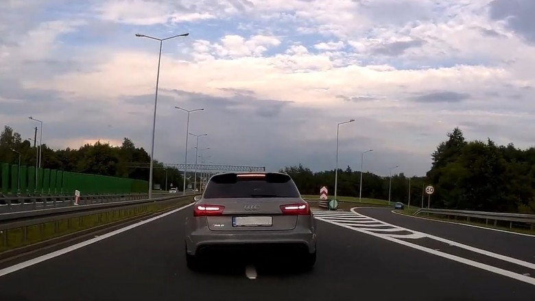 Wkurzony kierowca Audi RS6 kontra wyprzedzający kierowca na S52