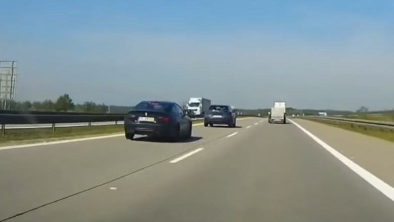 Kierowca BMW o mało nie doprowadził do wypadku z TIRem na A4