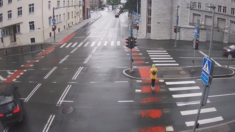 Chyba myślał, że jest niezniszczalny. Finał jazdy hulajnogą na czerwonym 