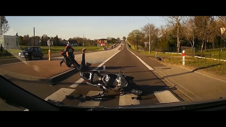 Motocykliści dają popis na pasach. O krok od tragedii