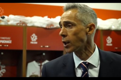 Wściekły Paulo Sosa przemawia do Polaków w przerwie meczu