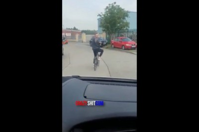 Szybki koniec cwaniakowania rowerzysty, który utrudniał ruch 