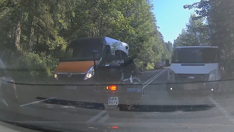 Cwaniak z taxi busa trafia na policjanta na drodze do Morskiego Oka