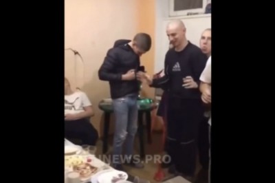 Seba i jego sztuczka ze znikającym żarciem na imprezie